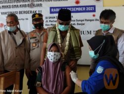 Tinjau Vaksinasi Di SMA 3 Martapura, Paman Birin Ingatkan Bahaya Omicron